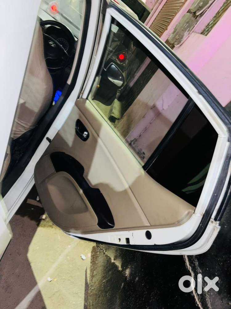 Hyundai I10 2012 Petrol 75000 Km Driven