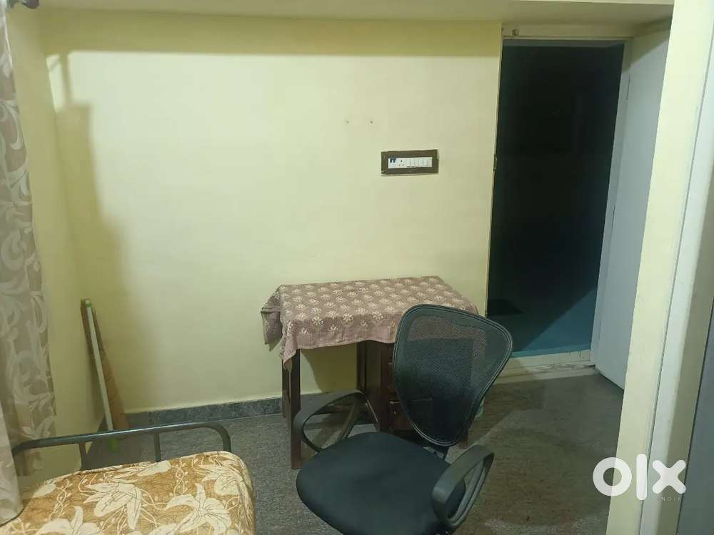 Renting single room in 2nd floor