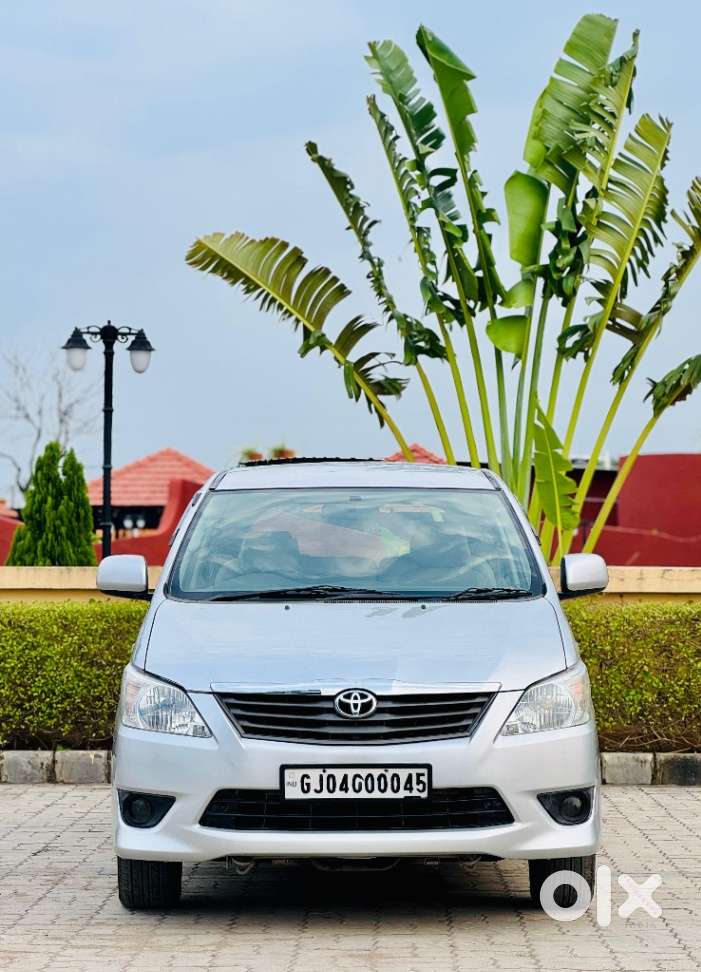 Toyota Innova 2.5 G (diesel) 8 Seater Bs Iv, 2013, Diesel