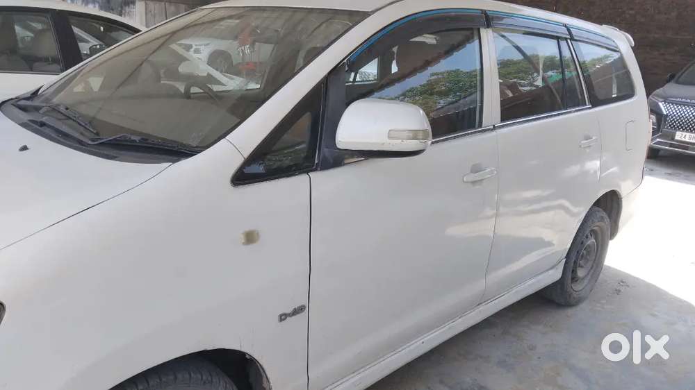 Toyota Innova 2012 Petrol 138000 Km Driven