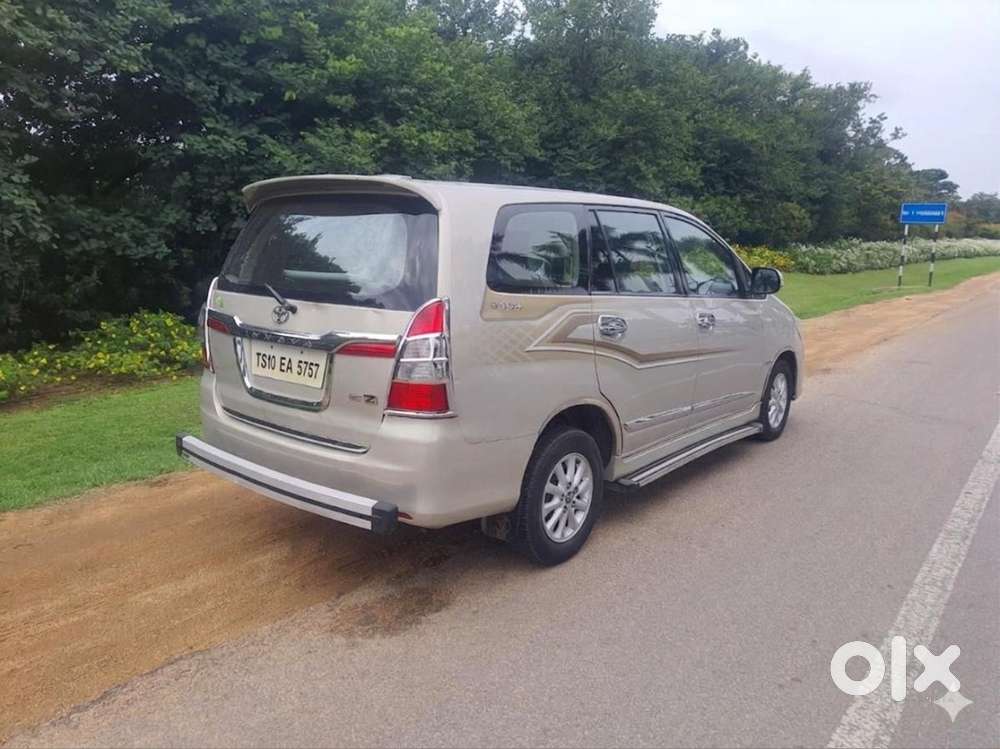 Toyota Innova 2.5 Z (7-seater) Excellent Condition (showroom Track)