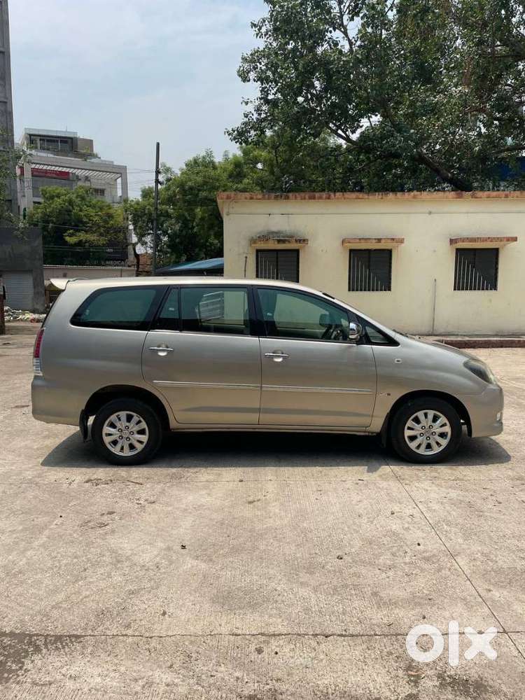 Toyota Innova 2004-2011 2.5 V Diesel 7-seater, 2010, Diesel