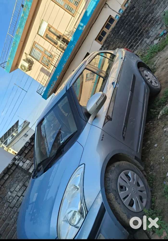 Maruti Suzuki Dzire 1.2 Vxi 2013