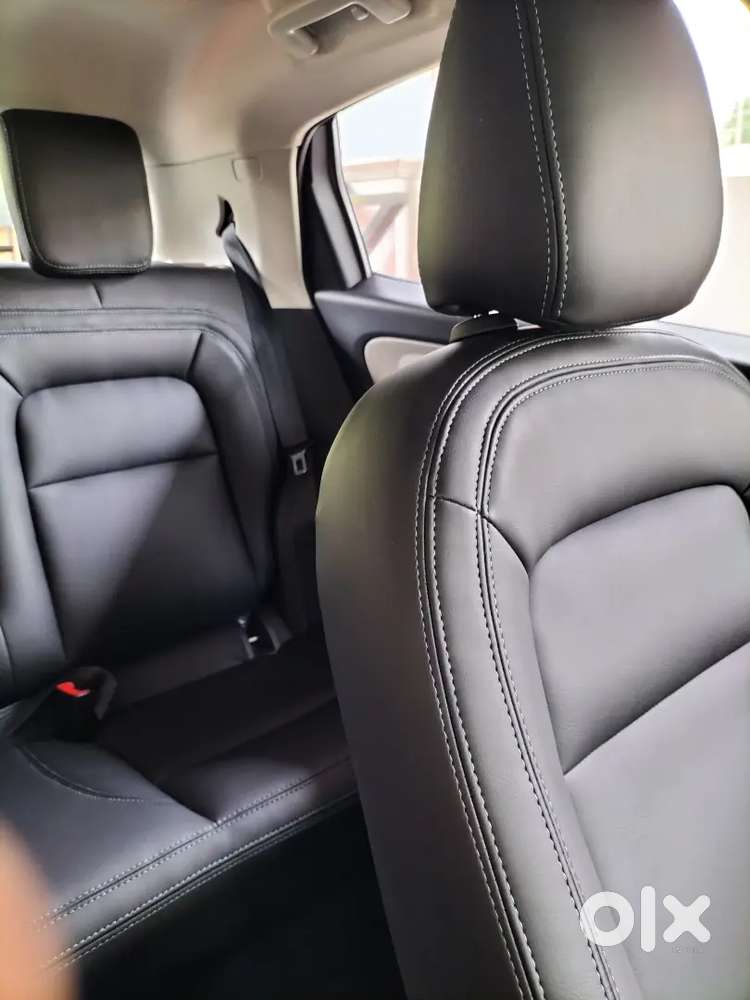 Tata Altroz 2023 Petrol 4060 Km Driven