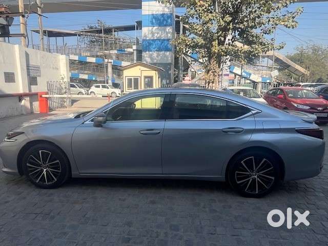 Lexus Es 300h Luxury, 2024, Petrol