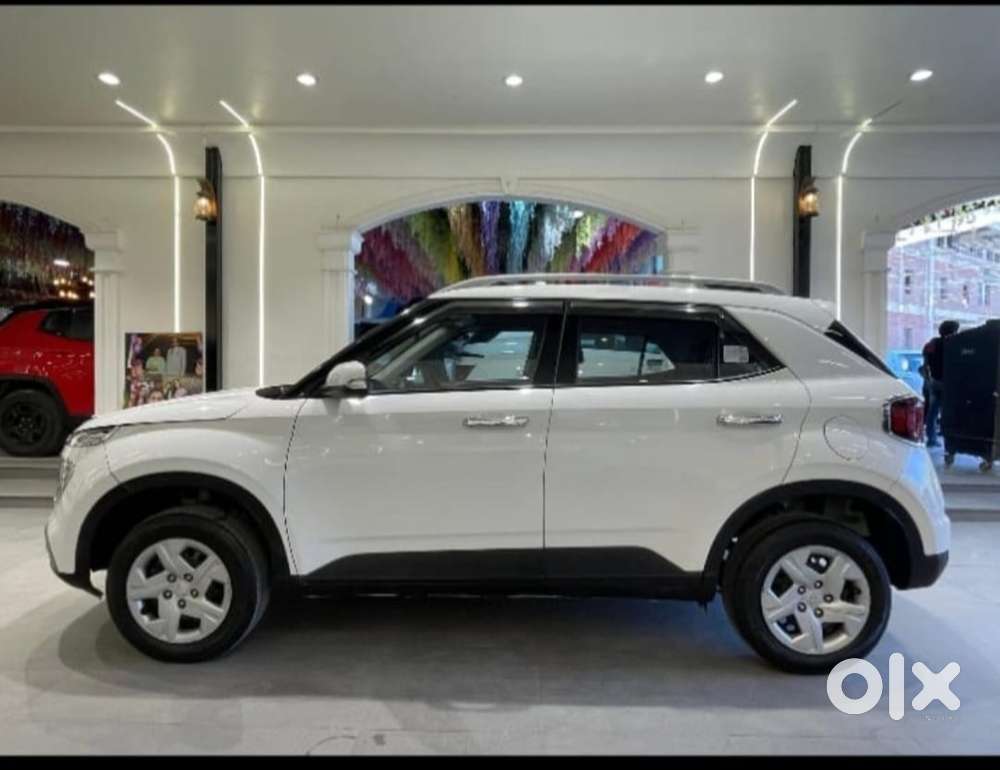 Hyundai Venue 1.2 S Plus, 2022, Petrol