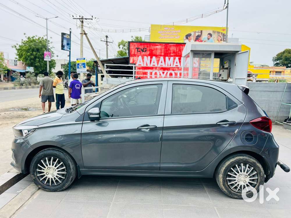 Tata Tiago 1.2 Revotron Xt, 2022, Petrol