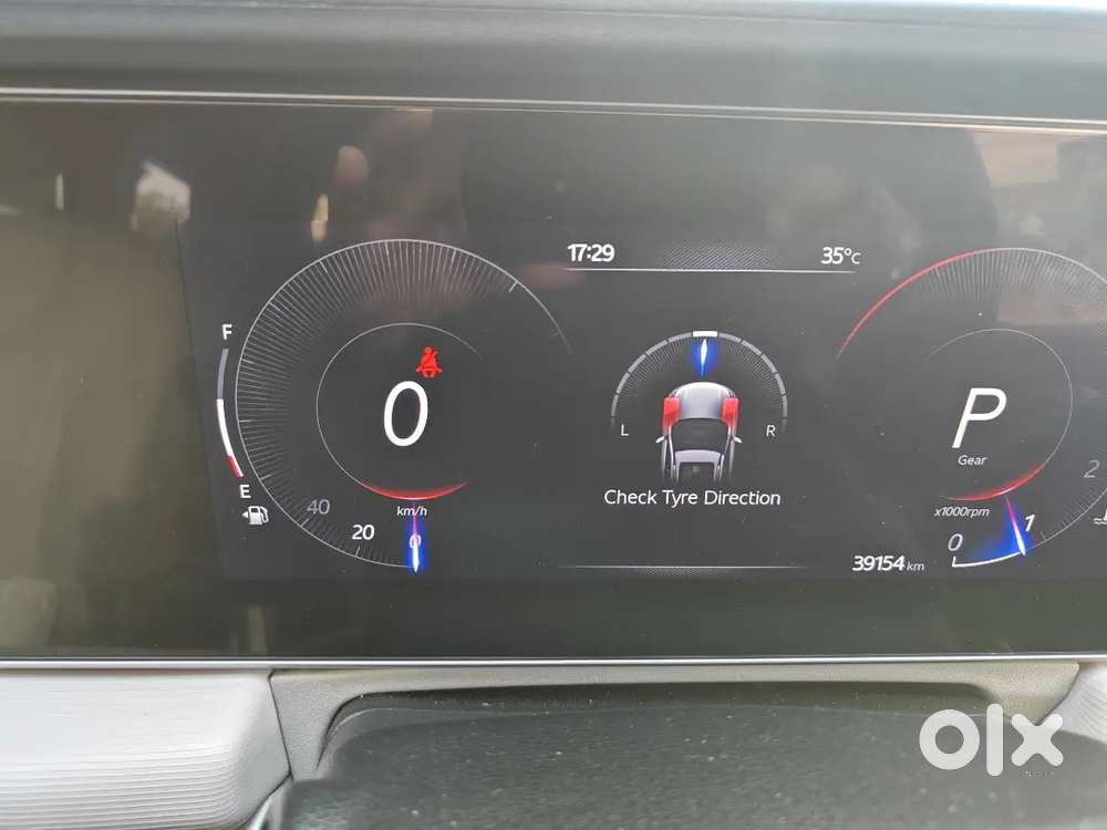 Direct Owner /mahindra Xuv700 Petrol At 2023
