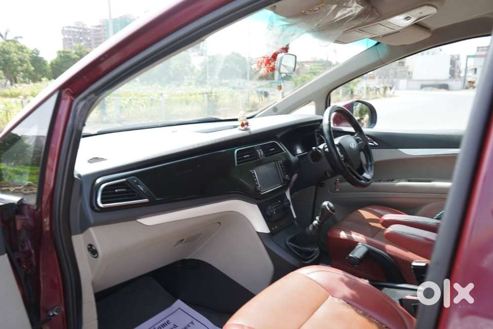 Mahindra Marazzo