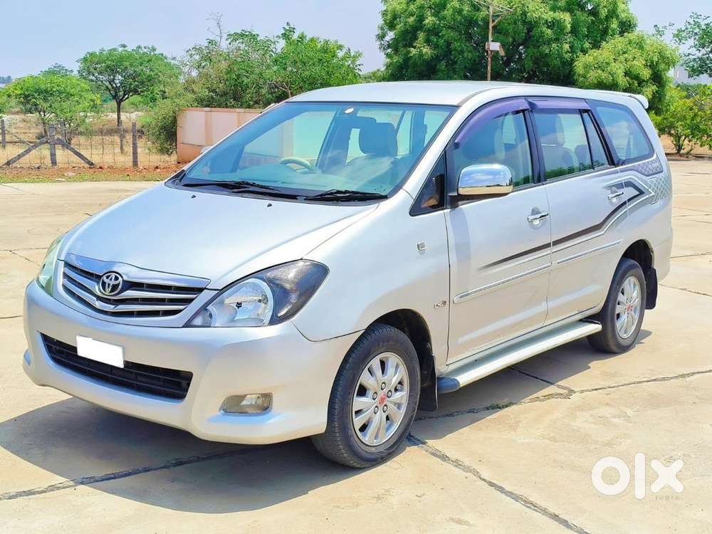 Toyota Innova 2012
