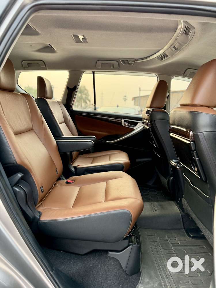 Toyota Innova Crysta 2.8z Automatic, 2016, Diesel
