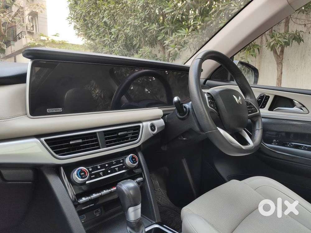 Mahindra Xuv700 2.2 Ax 7 Diesel At Str, 2022, Diesel