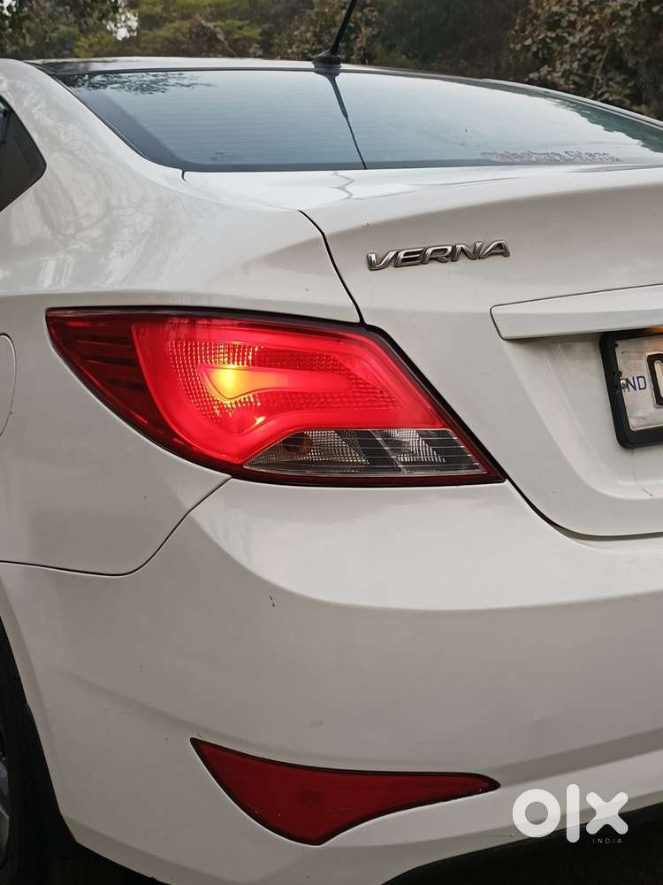 Hyundai Verna 1.6 Ex Vtvt, 2016, Petrol