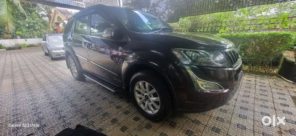 Mahindra Xuv500 2016 W10, Manual