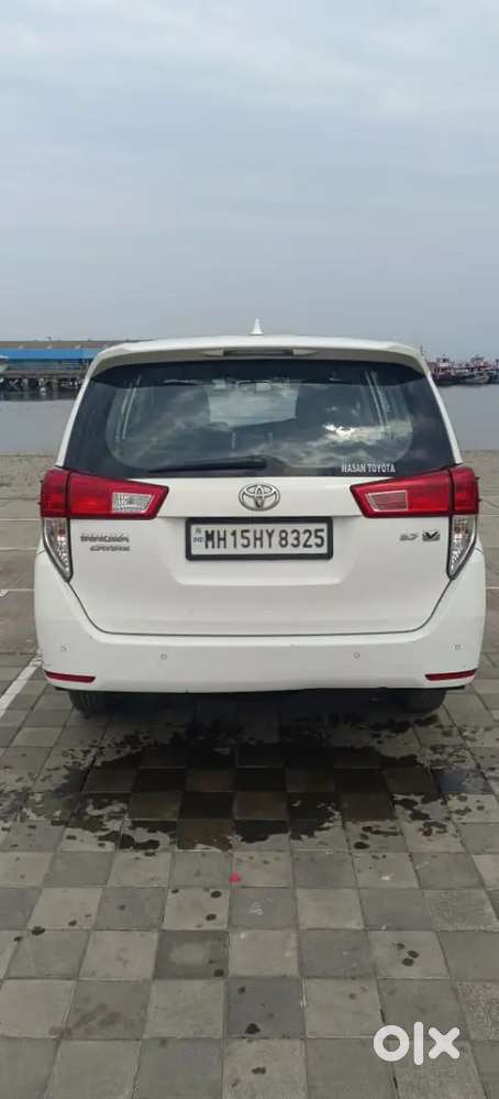 Innova Crysta V