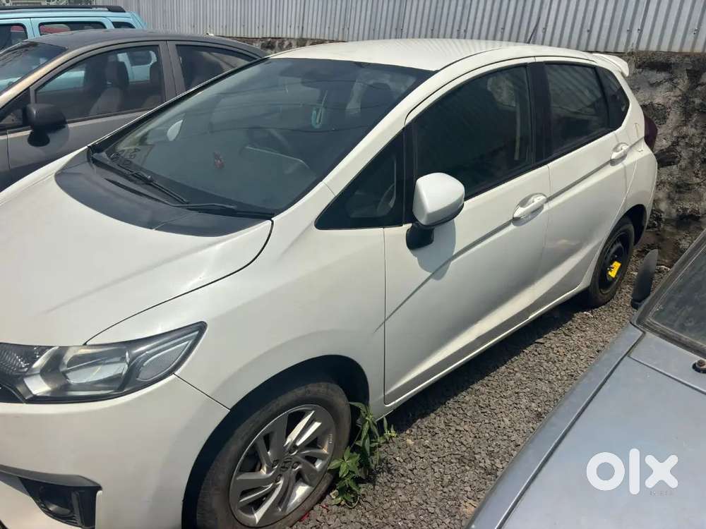 Honda Jazz 1.2 Vx Cvt I-vtec In Elegant White Color - 32,000 Km