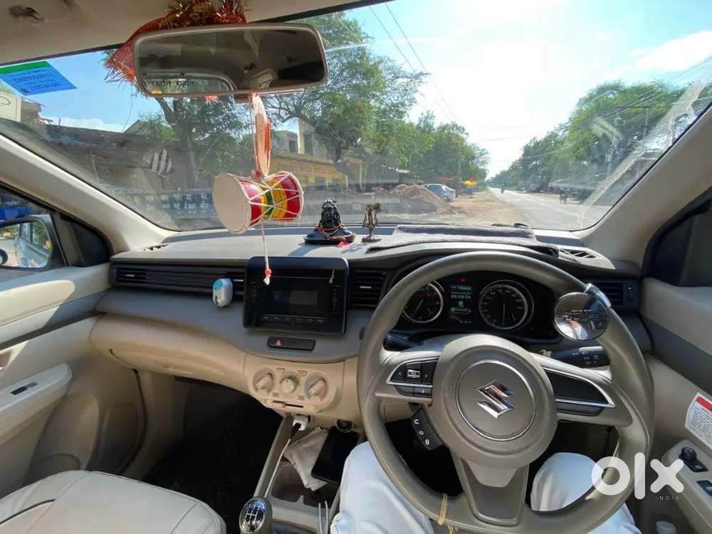 Maruti Suzuki Ertiga Vxi 2025