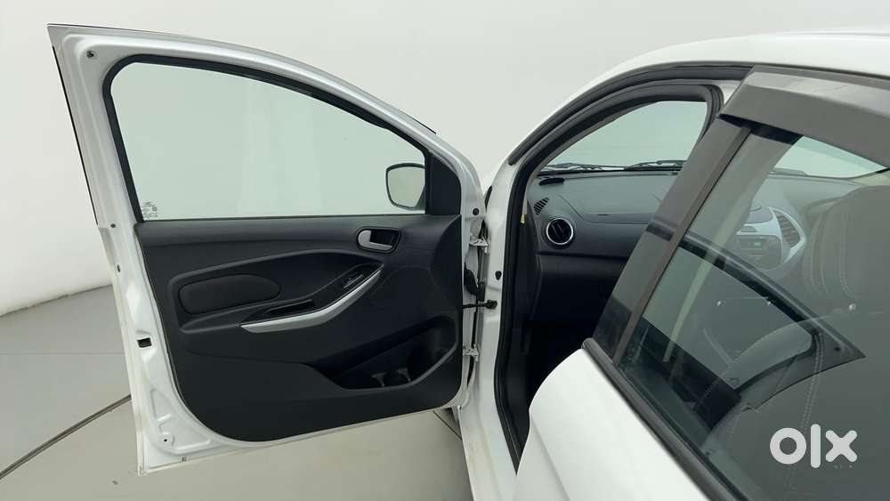 Ford Figo Petrol Titanium, 2016, Petrol