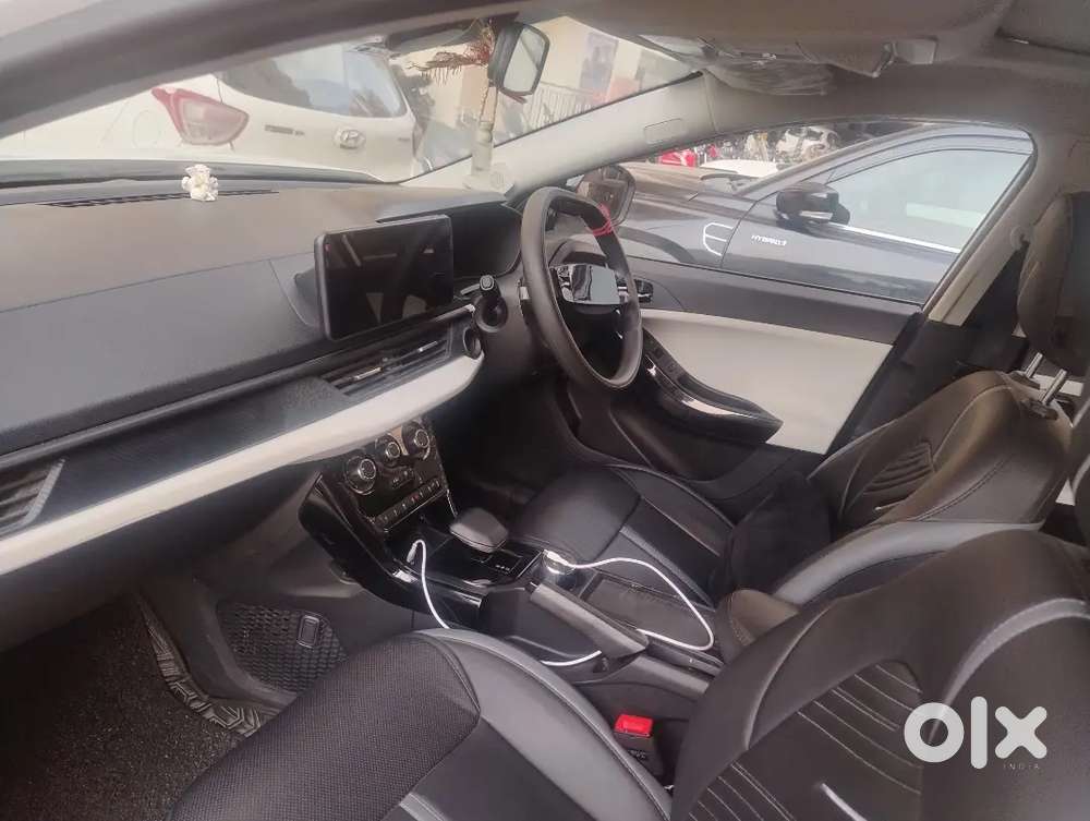 Tata Nexon 2025 Petrol 8500 Km Driven