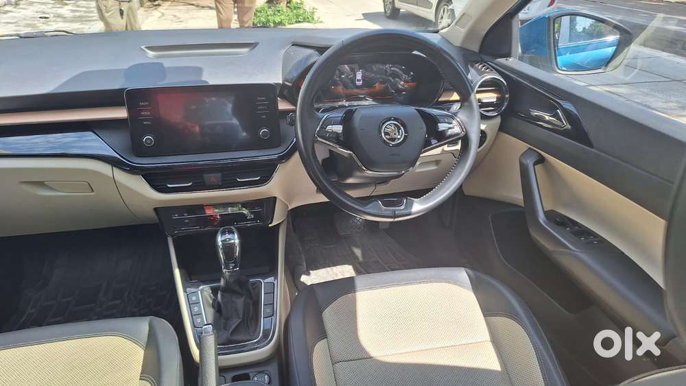 Skoda Slavia 1.0 Tsi Style At, 2023, Petrol