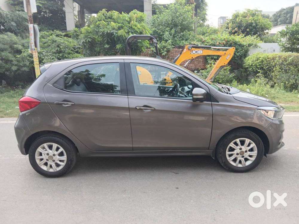 Tata Tiago 1.2 Revotron Xza, 2017, Petrol