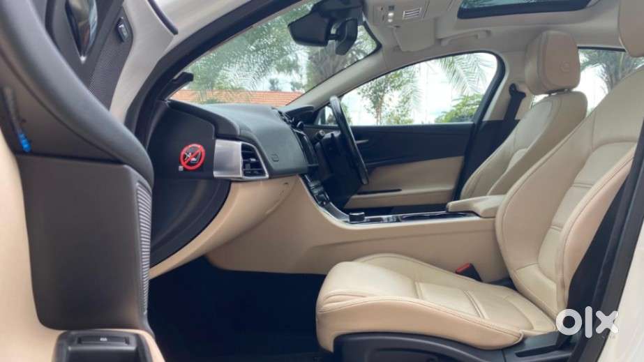 Jaguar Xe Prestige, 2017, Petrol