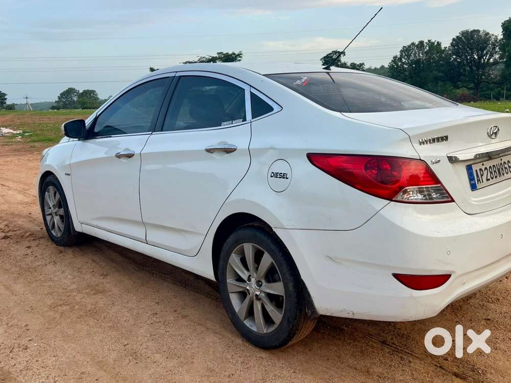 Hyundai Fluidic Verna 2013