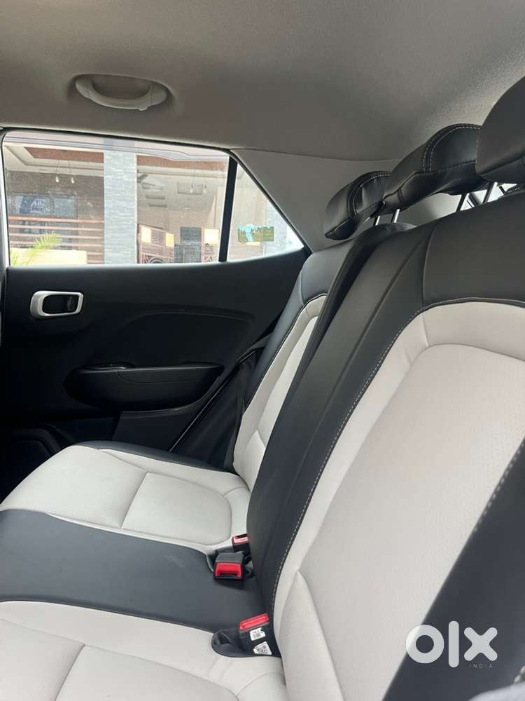 Hyundai Venue 2020 Petrol Well Maintained