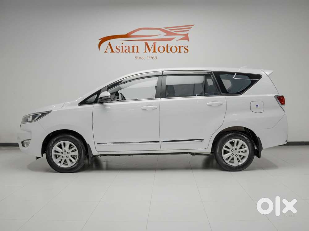 Toyota Innova Crysta 2.4 G Mt 8s, 2023, Diesel