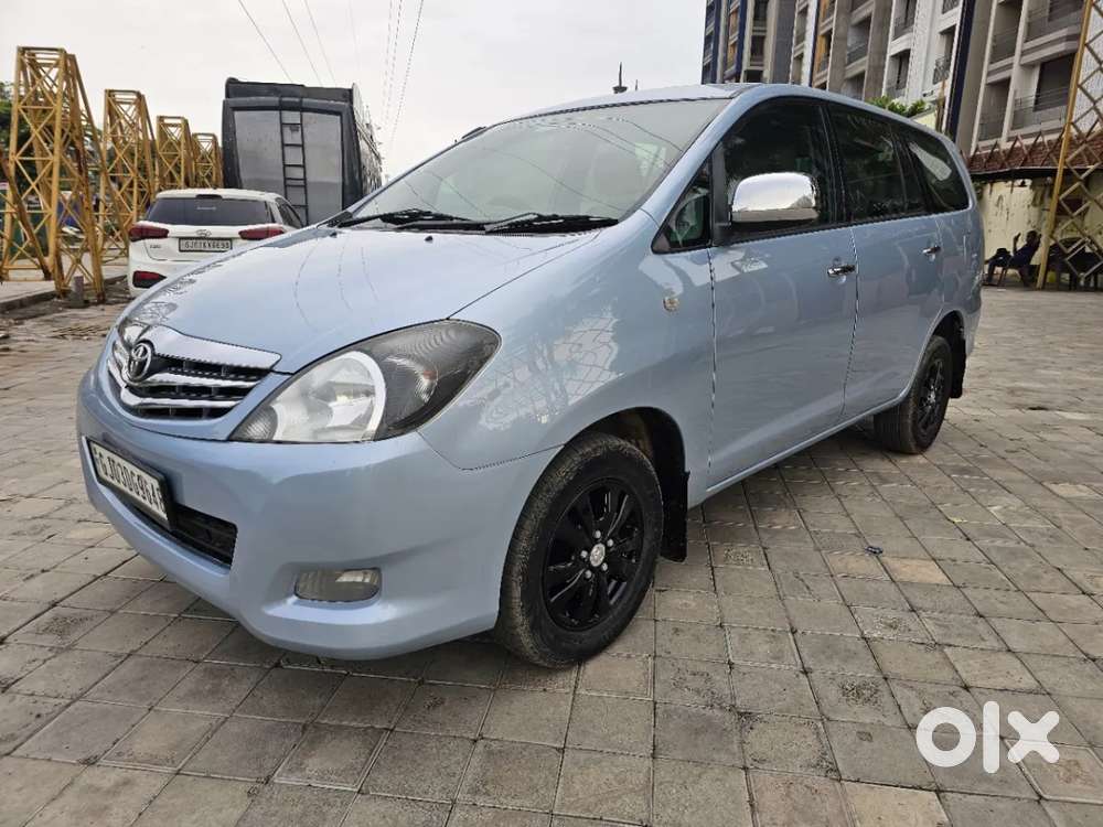 Toyota Innova 2.5 E 8 Str, 2011, Diesel