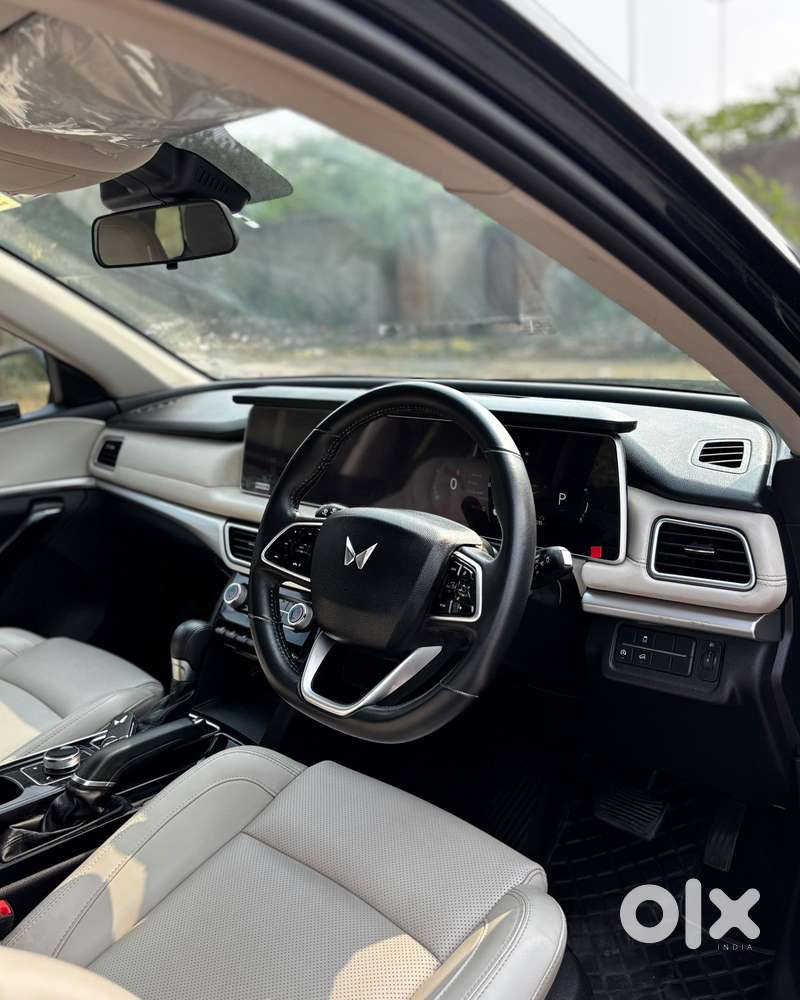 Mahindra Xuv700 2.2 Ax 7 Diesel At Str, 2023, Diesel