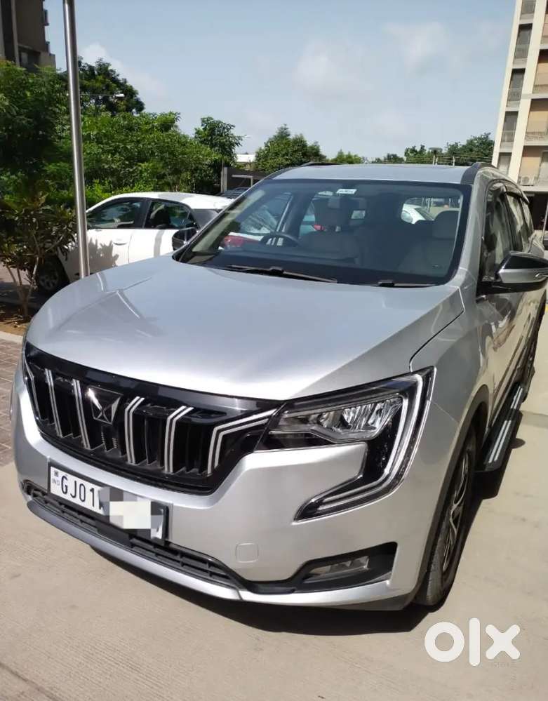 Direct Owner /mahindra Xuv700 Petrol At 2023