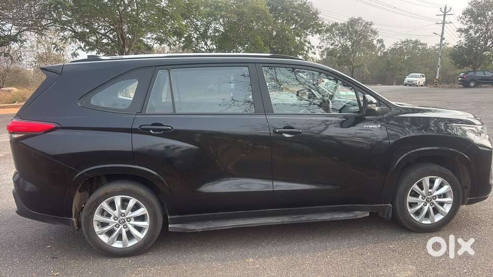 Toyota Innova Hycross 2.0 Vx Hybrid 7 Str, 2024, Petrol