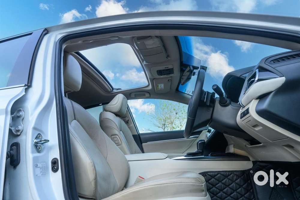 Toyota Camry 2.5 Hybrid, 2024, Petrol