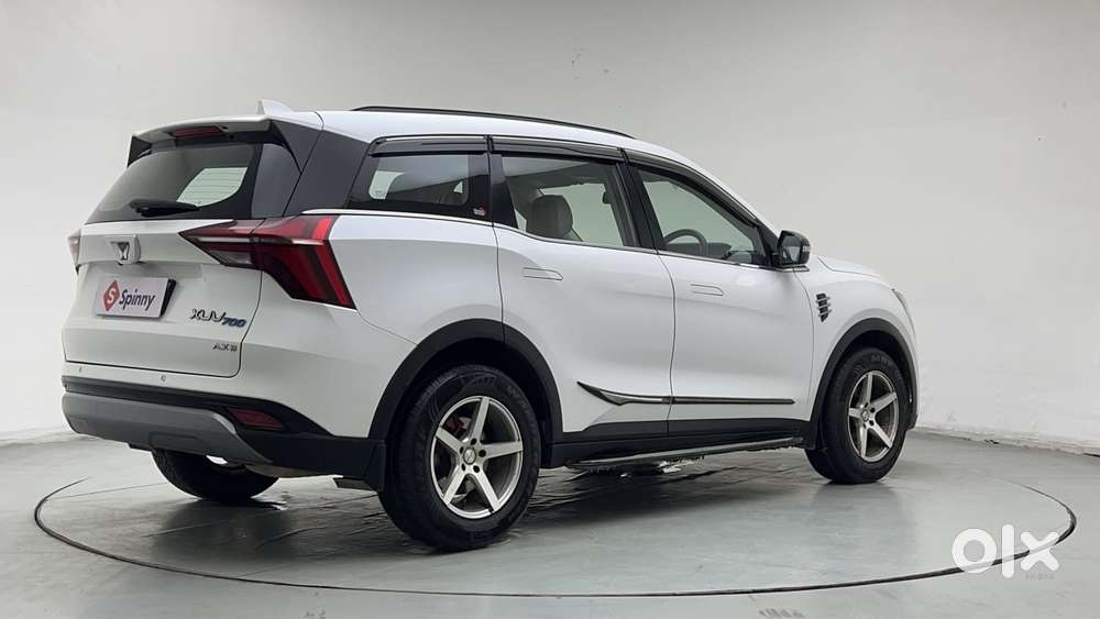 Mahindra Xuv700 2.0 Ax 3 Petrol Mt 5 Str, 2022, Petrol