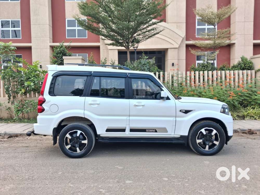 Mahindra Scorpio Classic 2.2 S 11 Mt 7 Str, 2024, Diesel