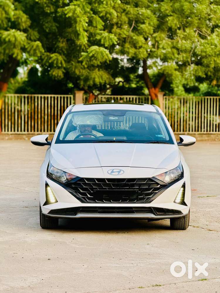 Hyundai New I20 1.2 Asta Ivt, 2025, Petrol