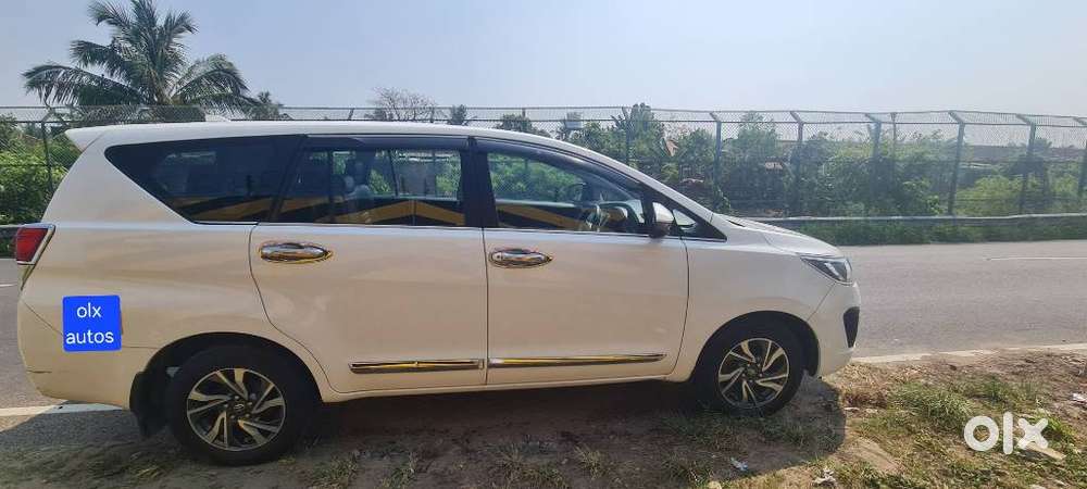 Toyota Innova Crysta 2.4 G Mt, 2022, Diesel