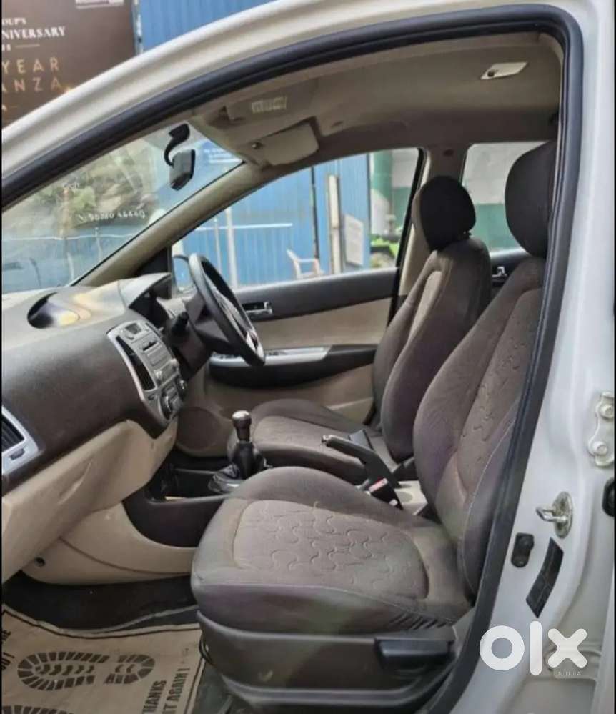 Hyunda I20 Sports 1 St Owner
Vip No..7071
White Beauty
 Cng  
22 Kmpl