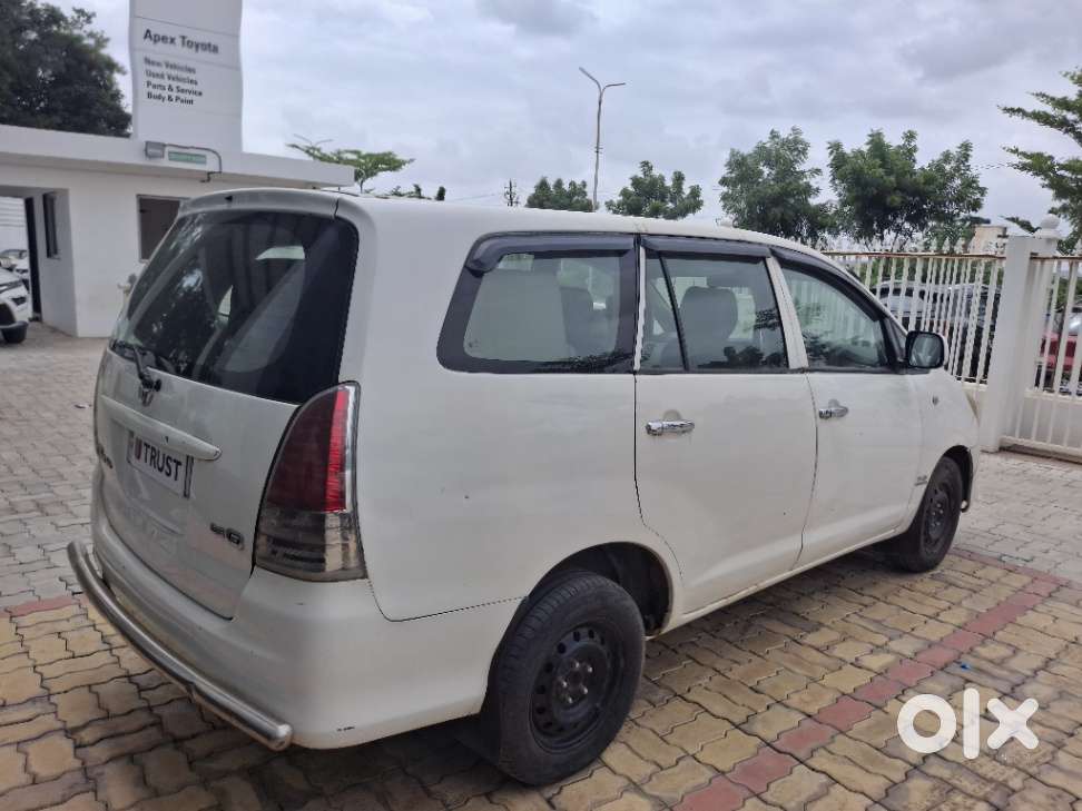 Toyota Innova 2.5 G (diesel) 8 Seater, 2010, Diesel