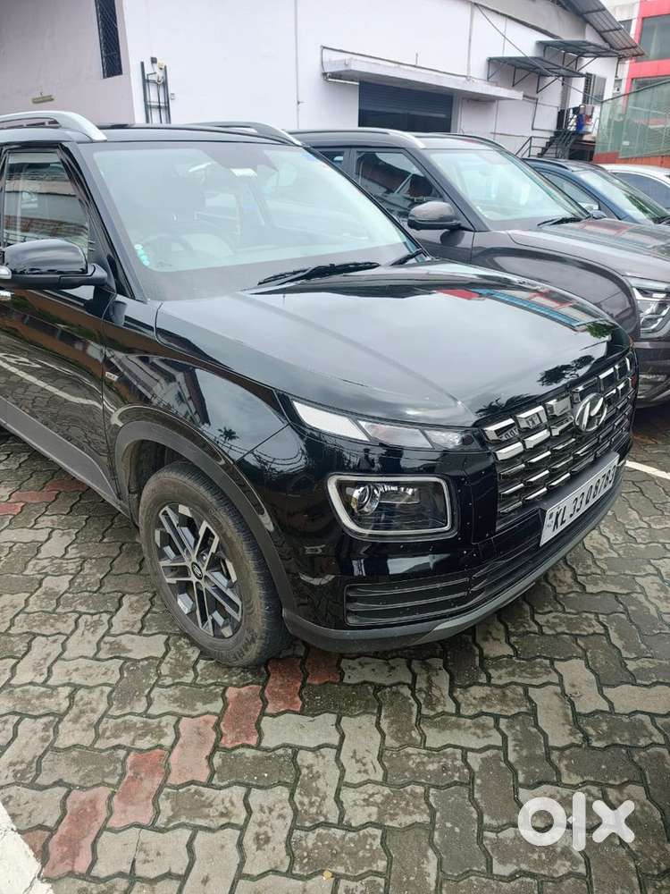 Hyundai Venue Petrol 2024