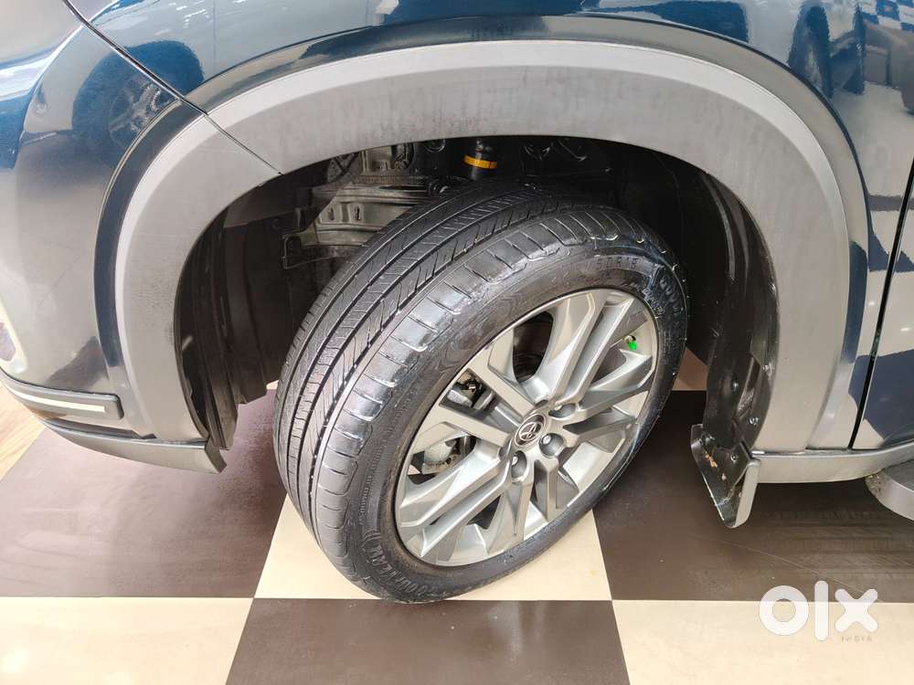 Toyota Innova Hycross 2.0 Zx Hybrid 7 Str, 2024, Cng & Hybrids