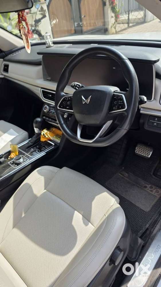 Mahindra Xuv700 2.0 Ax 7 Petrol At Str, 2022, Petrol