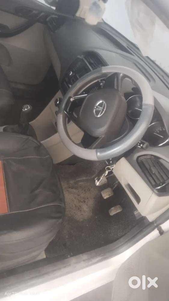 Family Car Hai
Ek Dam New Connection Hai
Gadi Me Koi Bhi Kami Nhi Hai