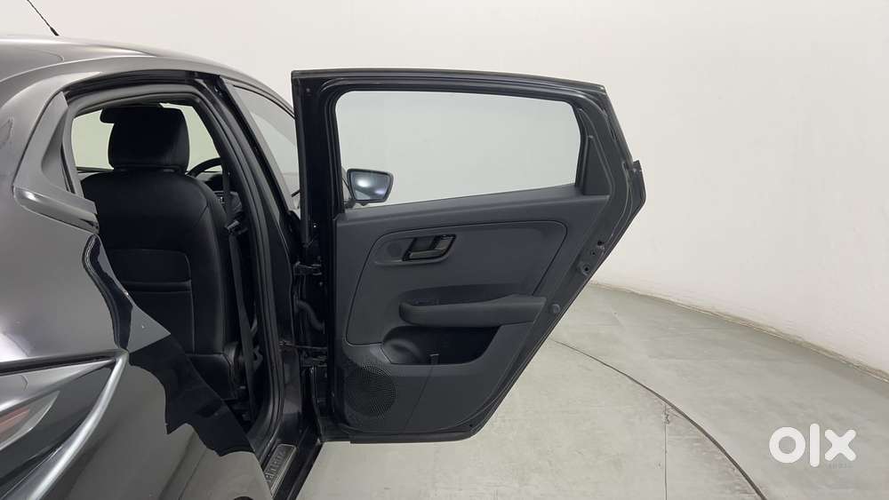 Tata Altroz 1.2 Xz Plus Dark Edition, 2021, Petrol