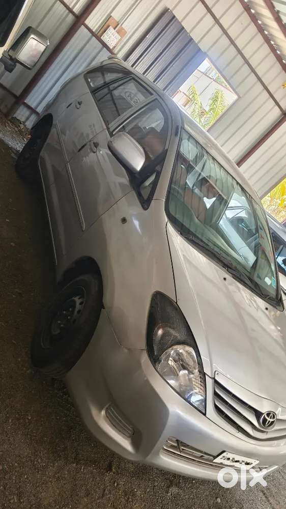Toyota Innova 2010