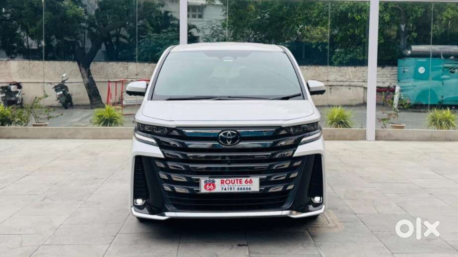 Toyota Innova Crysta