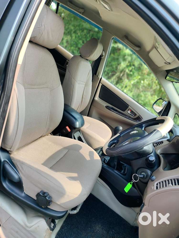 Toyota Innova 2.5 V 8 Str, 2015, Diesel