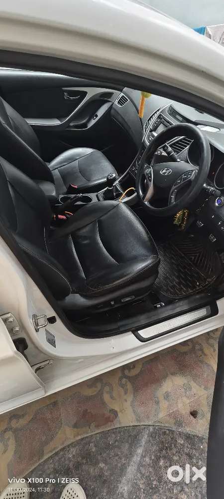 Hyundai Elantra Fluidic Petrol 2015 Model