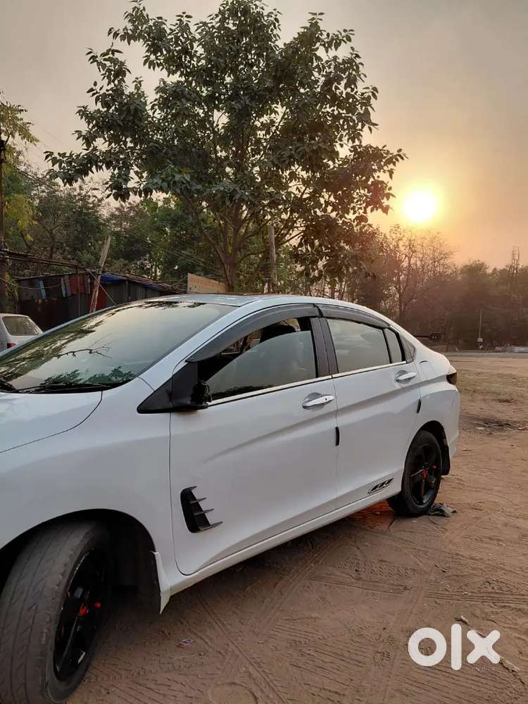 Honda City 2016 Model Full New Condition Sunroof Car